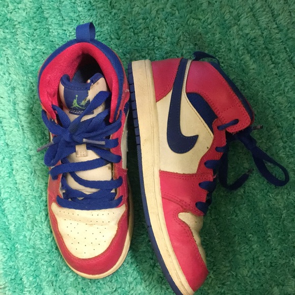 Shoes - Picture 2 of 5